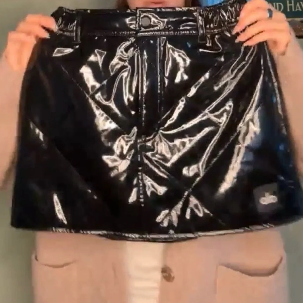 Alo Yoga Black Glossy moto Quilted Mini Skirt Women’s Size S